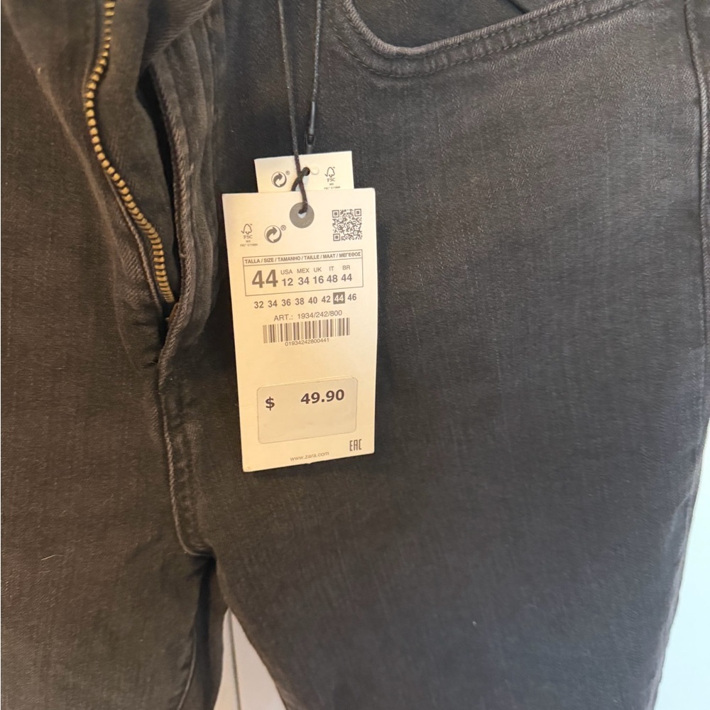 ZARA Black Ankle-Length Cropped Jeans - Picture 2 of 3